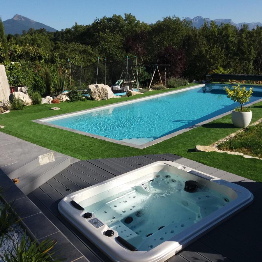 Chambres, Cuisine, Piscine, Spa, Billards, Airhockey, Nature Fillinges Exterior photo